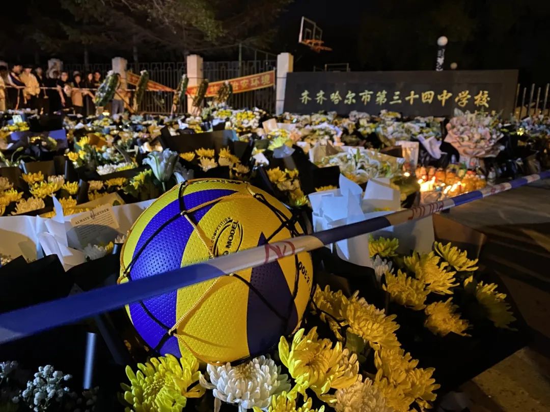齐齐哈尔的女排姑娘,消失在坍塌的体育馆-银河百科全书