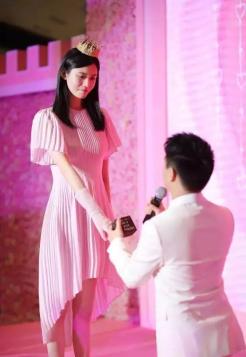 赌王的姨太太们:港澳婚姻一百年 67 赌王的姨太太们:港澳婚姻一百年