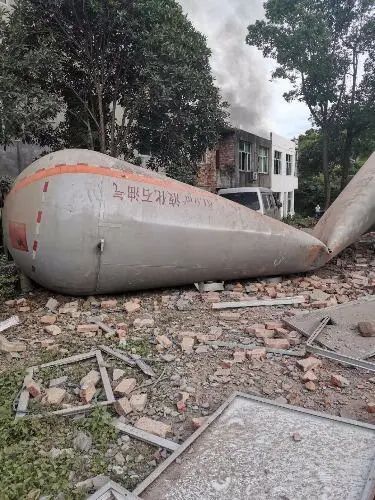 公路上的油罐车有多危险? 38 公路上的油罐车有多危险?