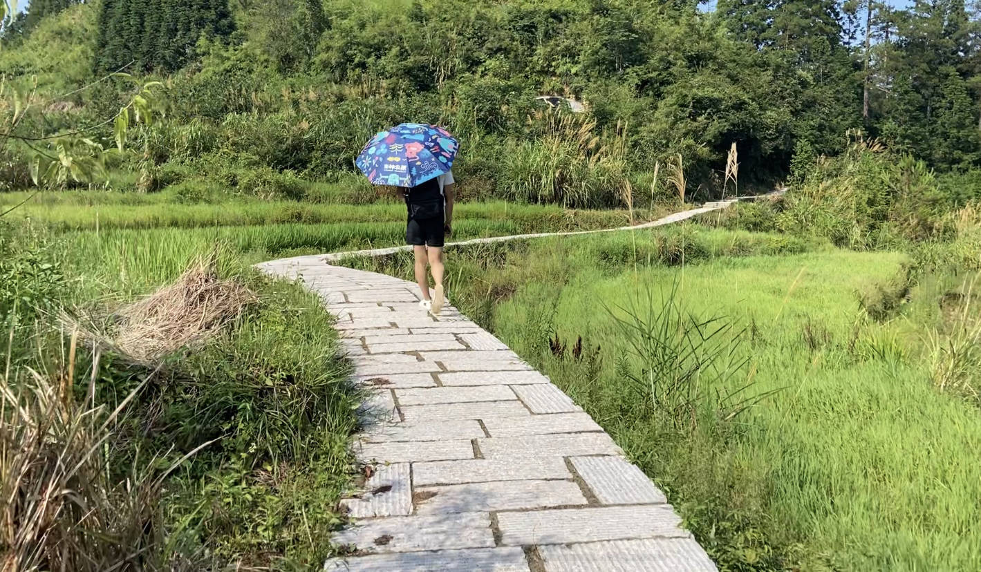 施暴者杨槠策:打余秀华被逼,自称“写作天才”不图名利 14 ab748cf136874a7e87c045ecf0a4760e.jpeg