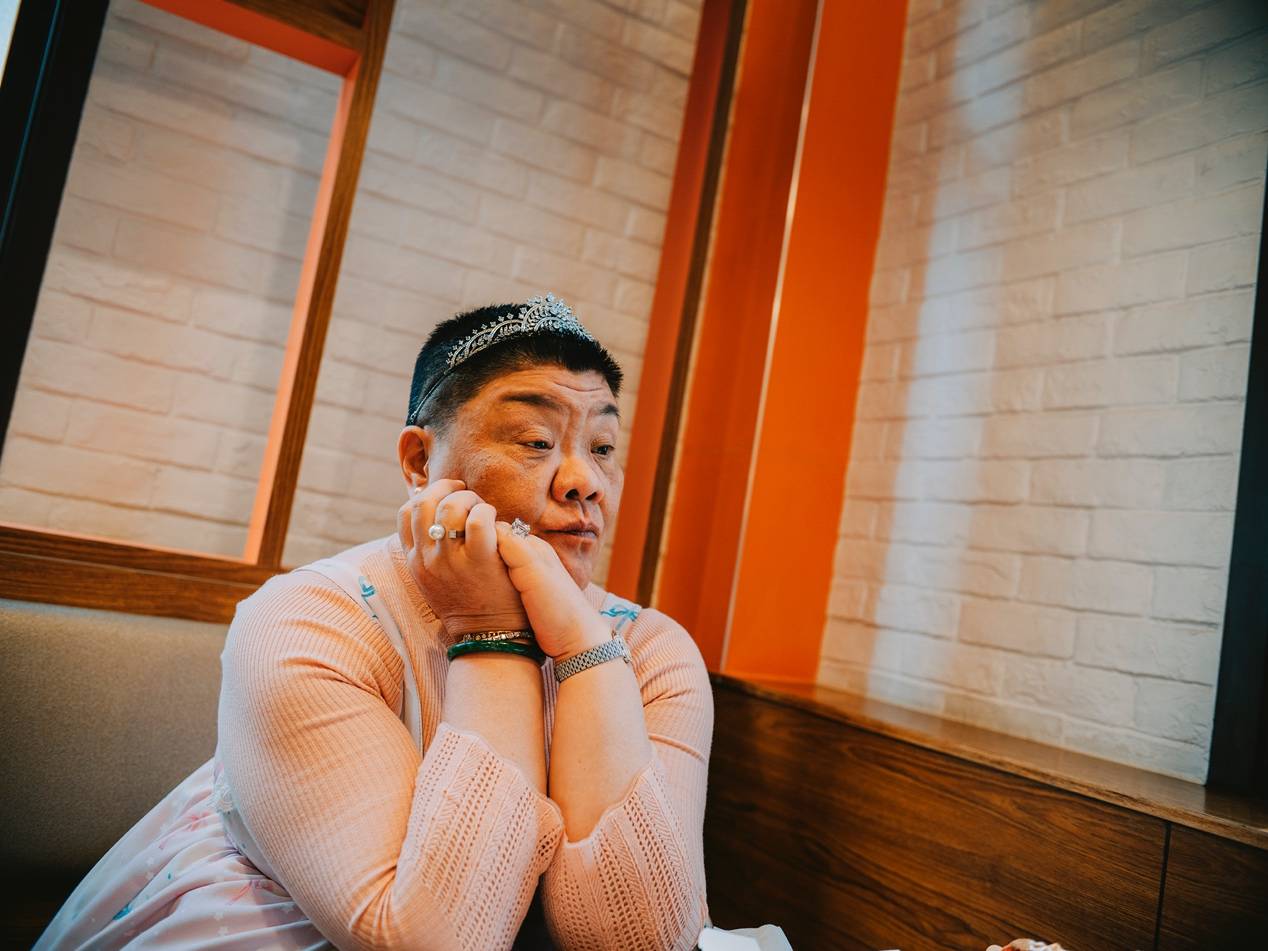 上海女孩卖50万豪车辞掉编制当网红 每周去安福路等“小公主” 83 44afdaac6012c1fa2d6fa6d7d0e1a2de