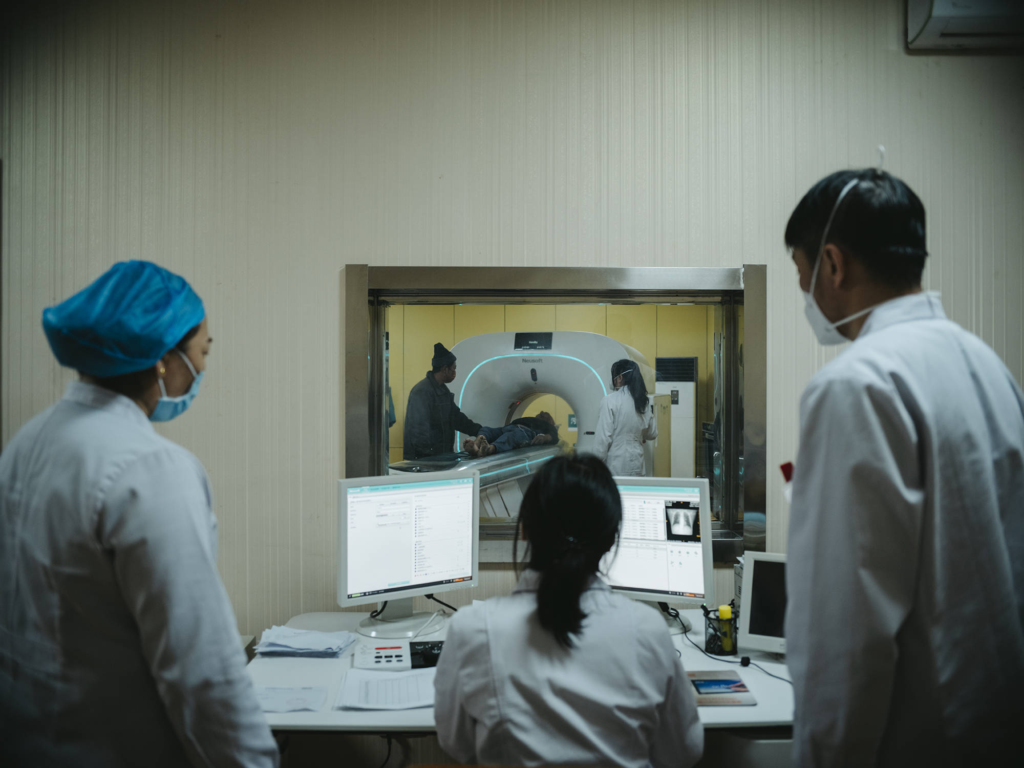 县城医院的艰难新年:CT胶片不够了 老人拖到病重才来 79 75a1ee3a49f84ef983f8ad75d4dcbc68.jpeg