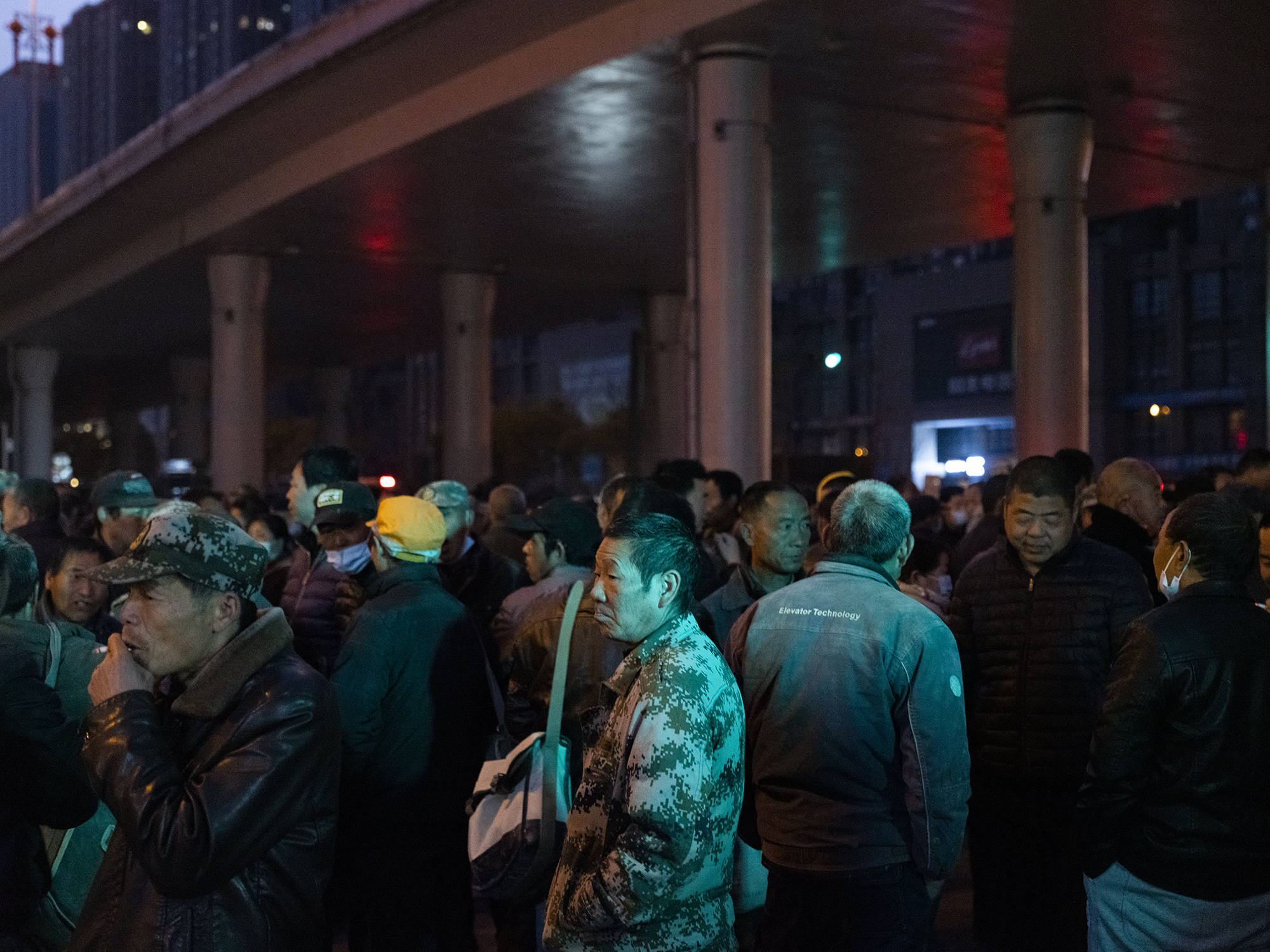 60岁后在立交桥下做日结:4点起床抢不到工作 不敢回家养老 77 d6d18bf7959347e99b809b6b85782f88.jpeg