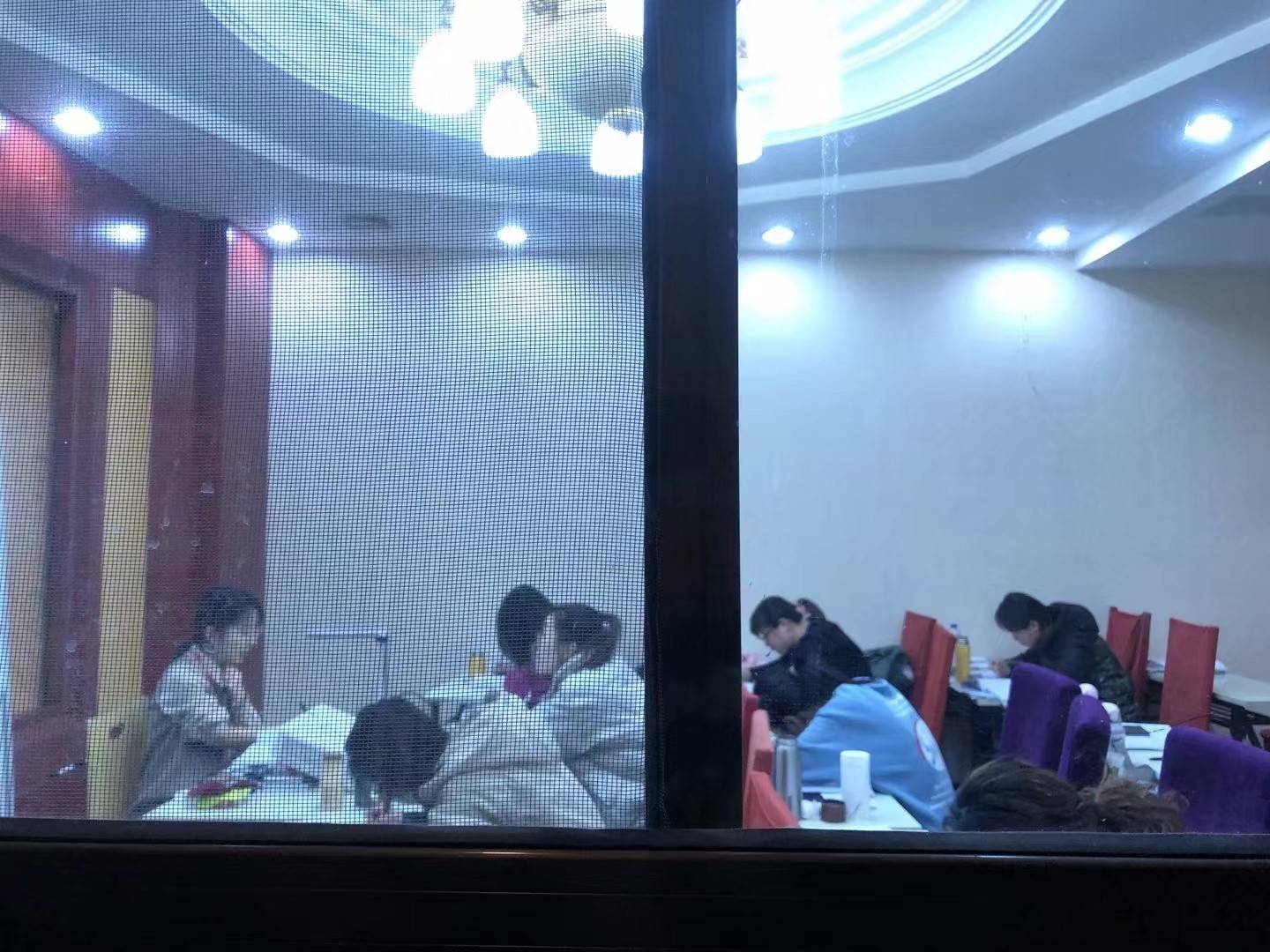 考公夜校里的“中年班”:听不懂不敢问老师,一直考到35岁 27 241dd4e2b9f647c49e239ee7e77fadc1.jpeg