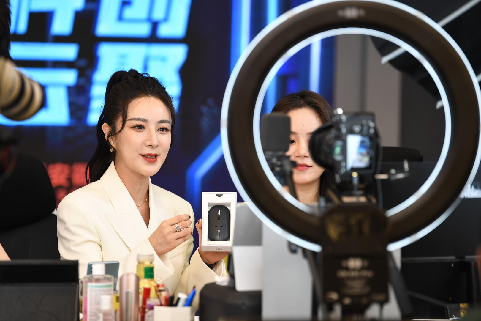 薇娅偷逃税被罚13.4亿,起底其商业版图 7 薇娅偷逃税被罚13.4亿,起底其商业版图