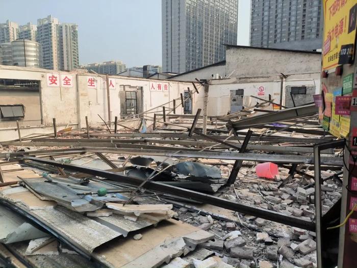 广州康鹭制衣村:在“转型”浪潮中沉浮的小老板们 38 广州康鹭制衣村:在“转型”浪潮中沉浮的小老板们