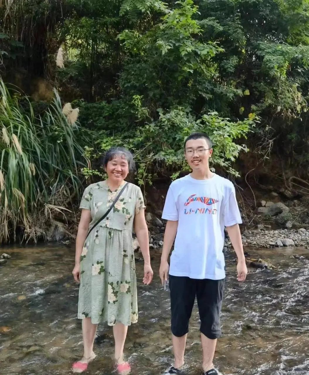 胡鑫宇失踪事件,一个高中生的失踪是如何被炒热的? 81 79c3d93b39013c62b02a561230cfcc9f
