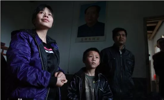 段小文:计生干部抢走15名孩子抵罚款!孩子全被卖到国外-银河百科全书