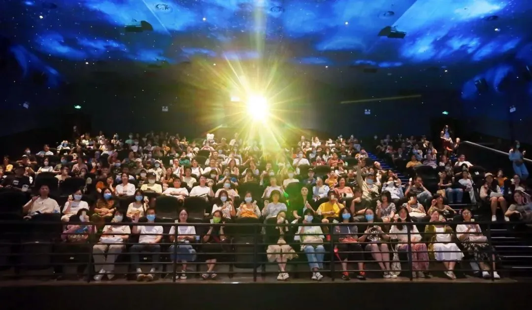 风声丨从《消失的她》到《孤注一掷》,国产电影热衷于赚“社会情绪”的钱? 19 风声丨从《消失的她》到《孤注一掷》,国产电影热衷于赚“社会情绪”的钱?