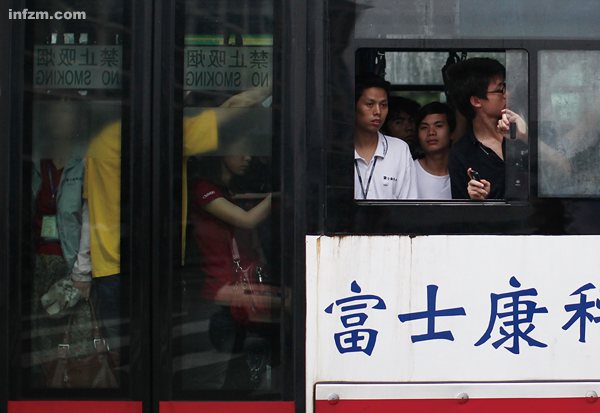 西安高校回应强迫学生到富士康打工：和军训差不多-银河百科全书